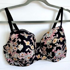 Victoria’s Secret Dream Angels lined lace demi bra
